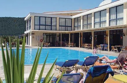 Nasos & 3* Moraítika