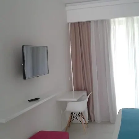 Ξενοδοχείο Nasos & 3*
