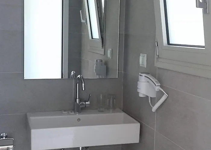 Nasos & Hotel 3*