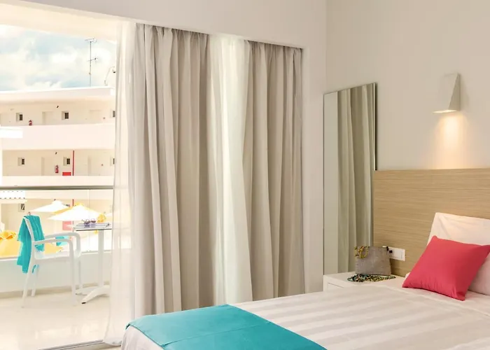 Nasos & Hotel