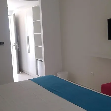 Nasos & Szálloda 3*